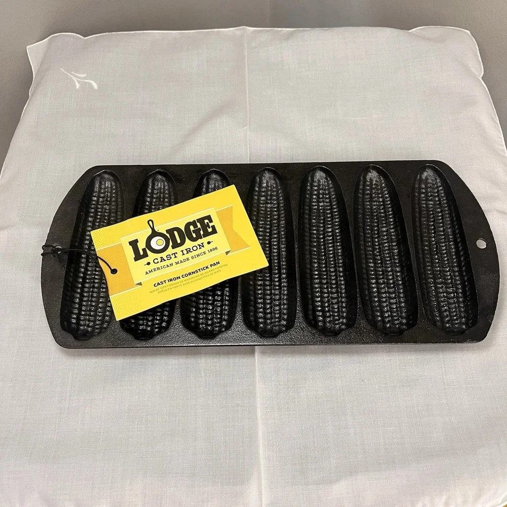 Lodge L27C3 Cast Iron 7 Cornstick Pan Pre-Seasoned Made USA New w/ Tag